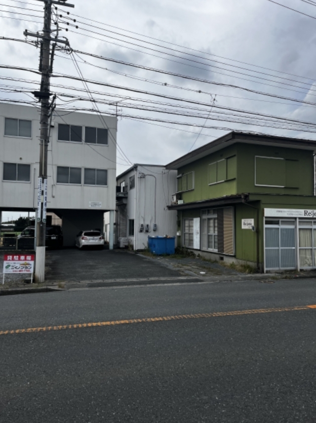 軒先P 西山町自衛隊外周2