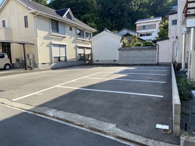 軒先P アムロ駐車場