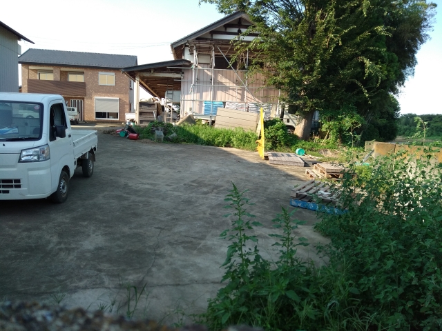 軒先P Salmonkingdomパーキング